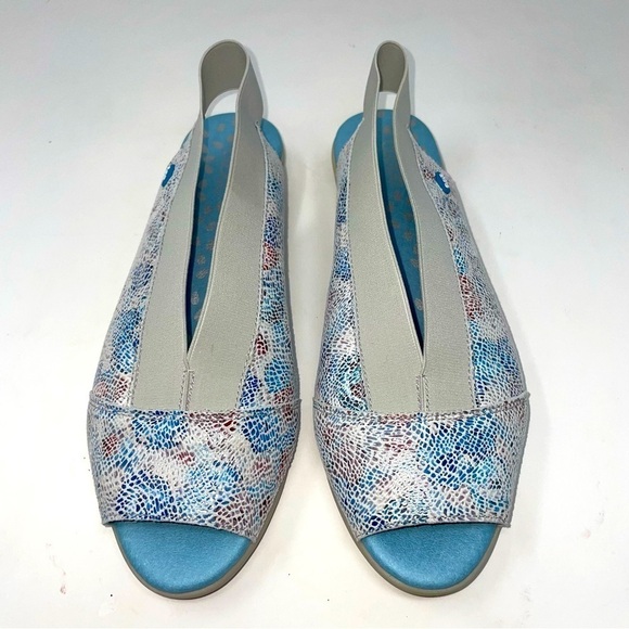 Cloud Slip-On Sandals – Leather, Slight Wedge Heel - Picture 1 of 10
